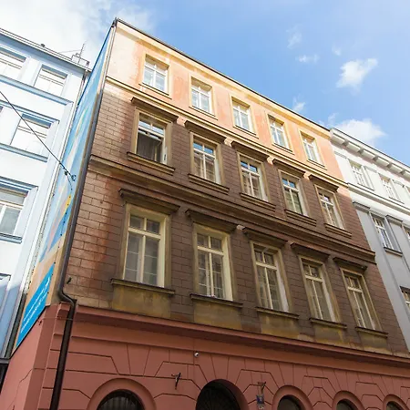 Cosy For 6 Next To The Main Train Station By Easybnb Prague